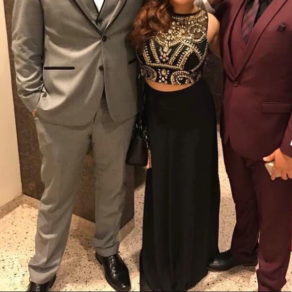 Elegant black dress - Picture 3 of 3